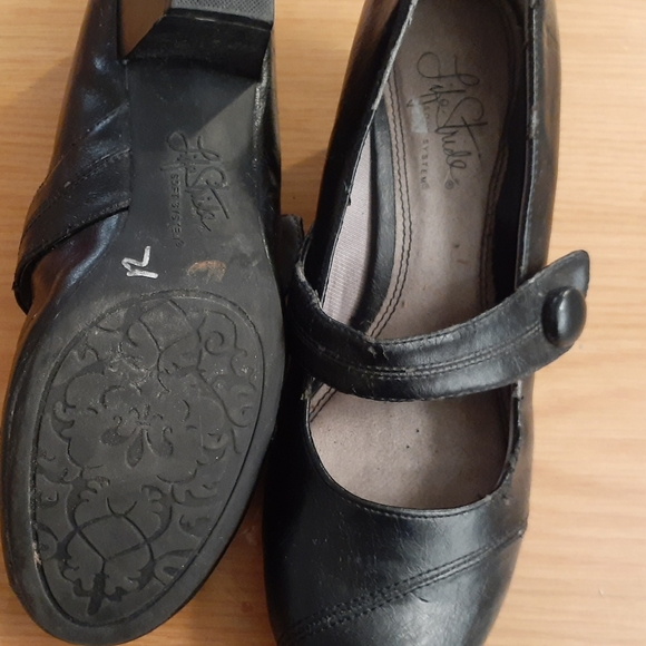 Shoes - Picture 2 of 3